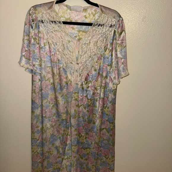 Vassarette Pastel Floral Lingerie - Picture 4 of 5